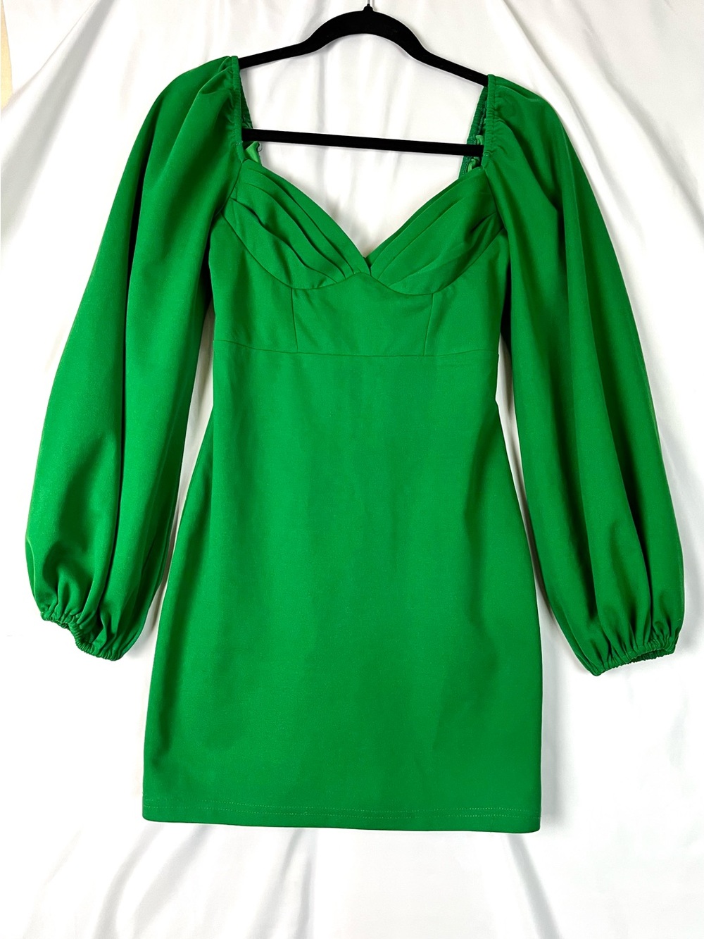 Hello Molly Sz 4 Green Long-Sleeve Mini Graduation Spring Wedding Guest Dress